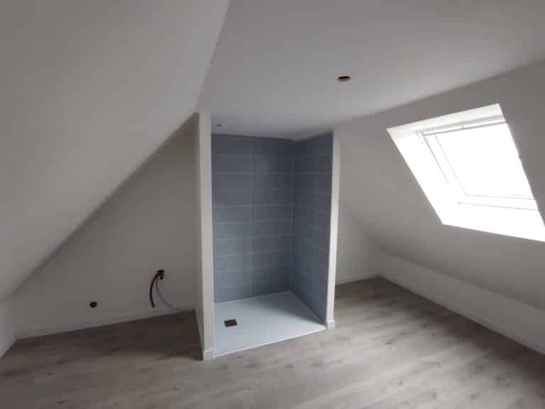 AMENAGEMENT DE COMBLES ET SALLE DE BAIN MILZAC (11)