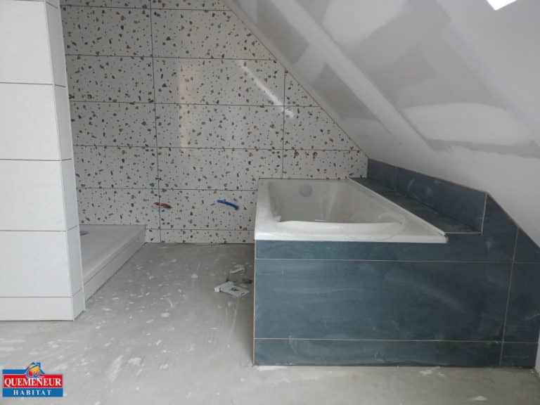 Aménagements de combles avec chambre et salle de bain a PLABENNEC (6)